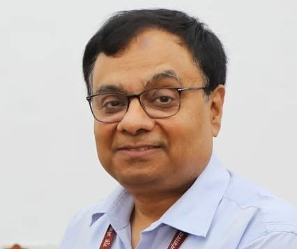 Who lobbies for Manoj Kumar Dwivedi as Chairperson, NDMC?